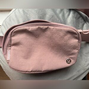 lululemon belt bag
